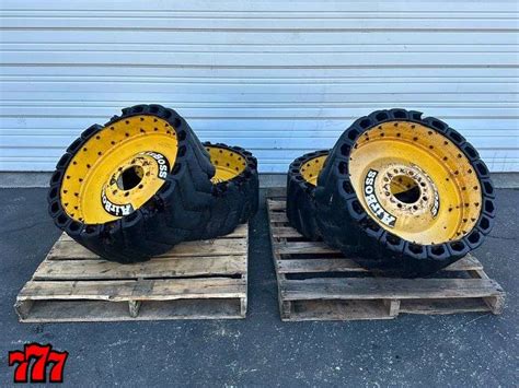 http www.usa-dealer.net 4-skid-steer-airboss-tires-and-rims _p_5487.html|best airboss tires.